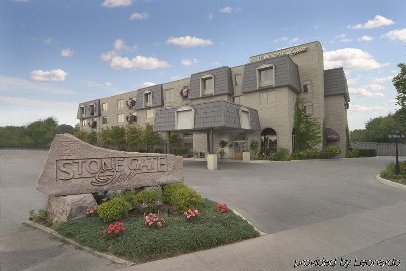Stone Gate Inn Ориллия Экстерьер фото
