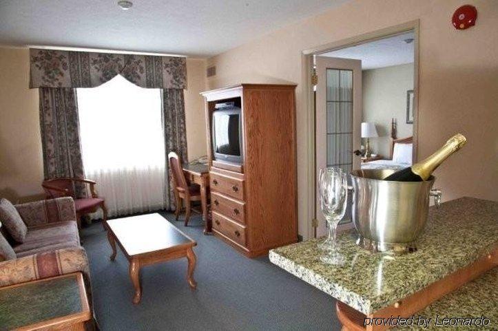 Stone Gate Inn Ориллия Номер фото