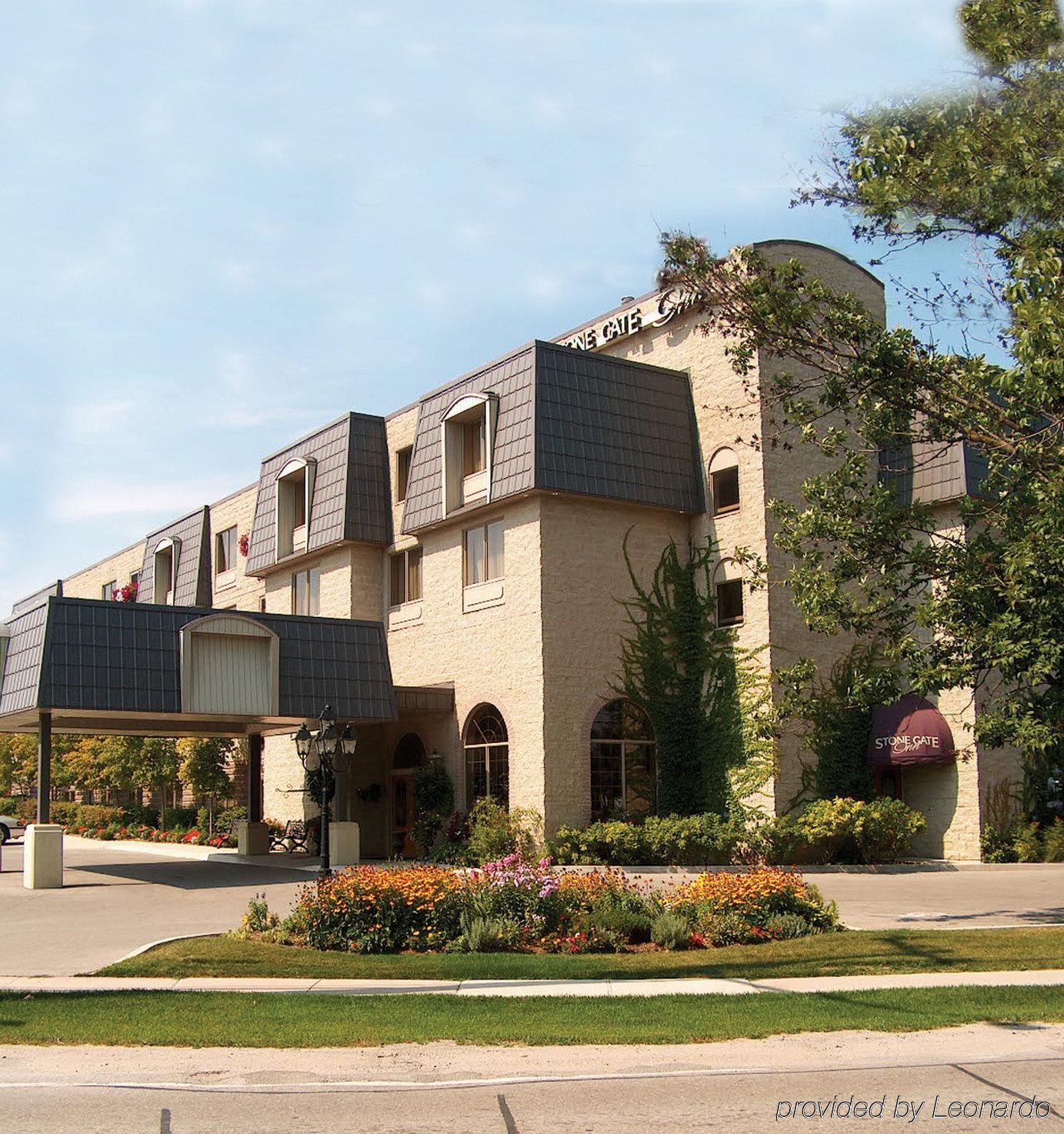 Stone Gate Inn Ориллия Экстерьер фото
